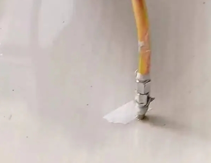 睢宁瓷砖空鼓维修公司专业解答在瓷砖铺贴过程中，如果使用的砂料过粗（如全部使用了粗砂），可能会导致以下问题